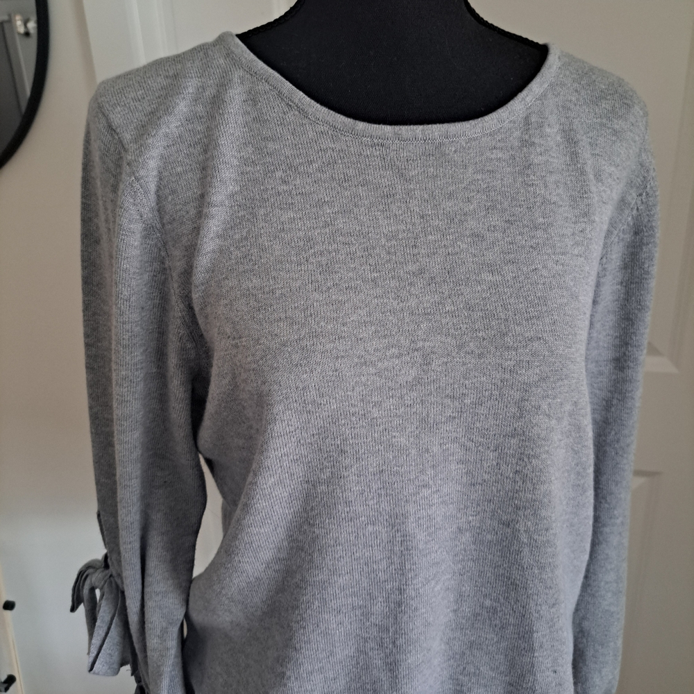 CeCe Light Gray Long Sleeve Top